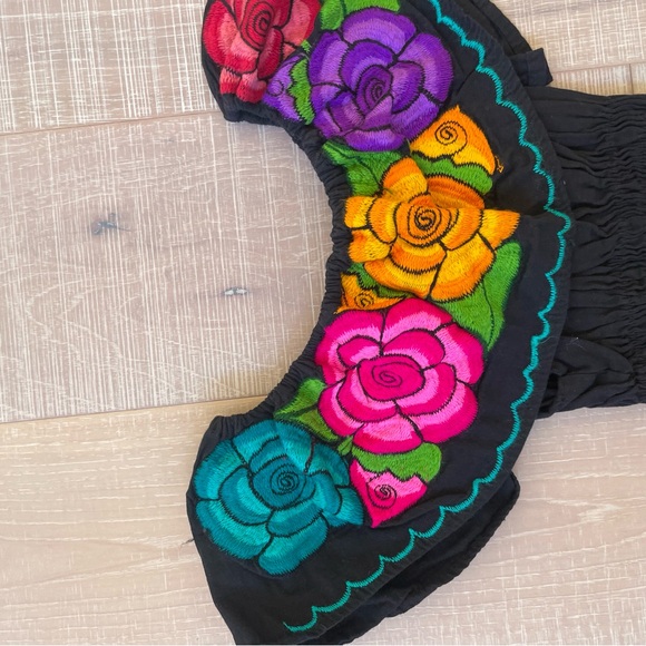 Floral black top - Picture 3 of 4